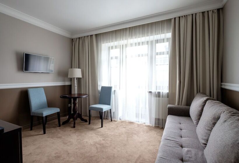 سوییت جونیور, Mirros Hotel Suzdal
