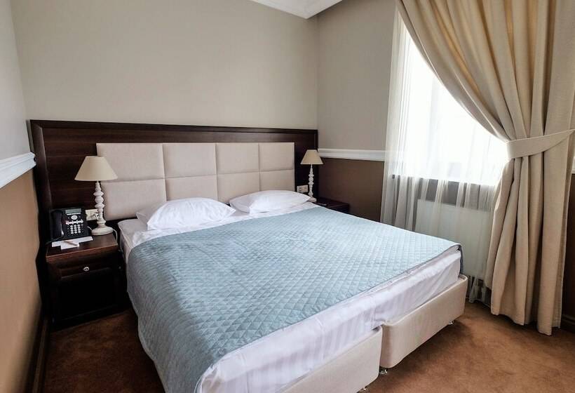 سوییت جونیور, Mirros Hotel Suzdal