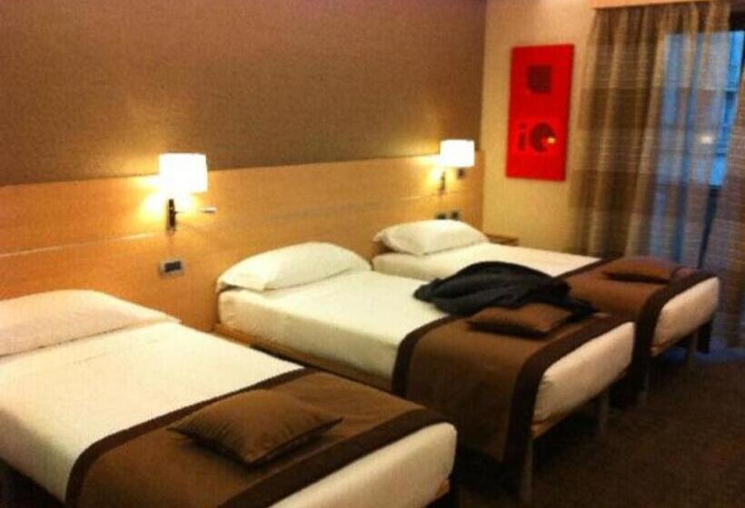 اتاق استاندارد سه نفره, Gorilla African Guest House