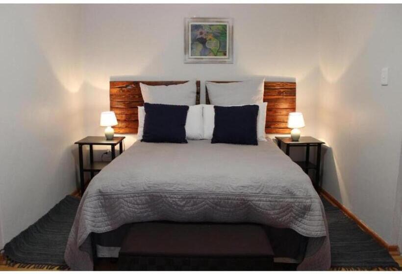آپارتمان 2 خوابه, Gorilla African Guest House
