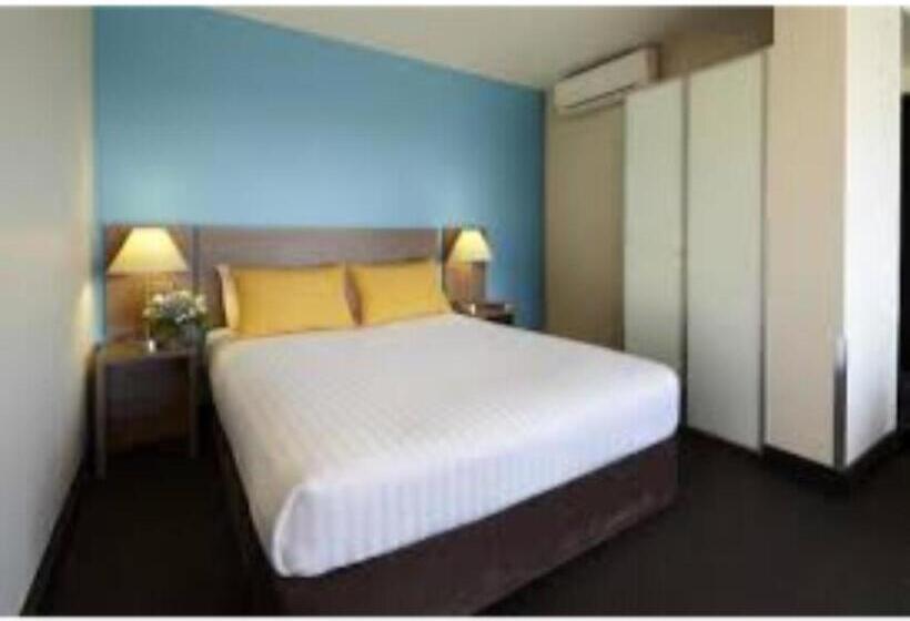 اتاق استاندارد یک نفره, Gorilla African Guest House