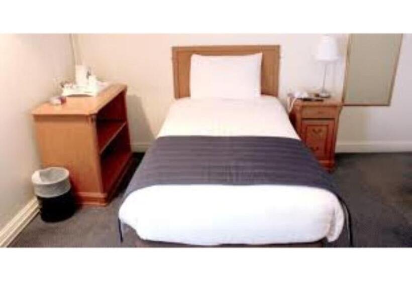 اتاق اکونومی یک تخته, Gorilla African Guest House