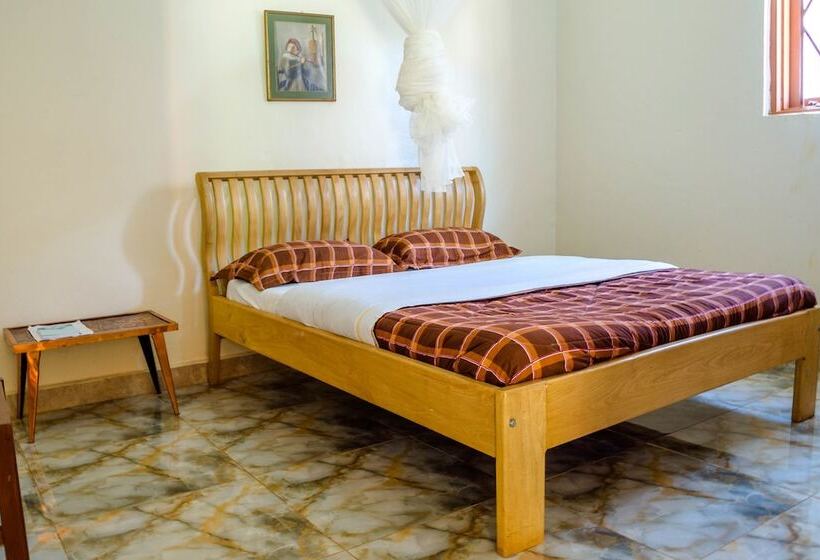 اتاق استاندارد یک نفره, Gorilla African Guest House