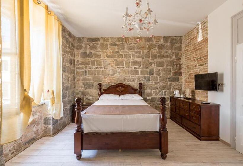 اتاق سوپریور, Pietra Rossa
