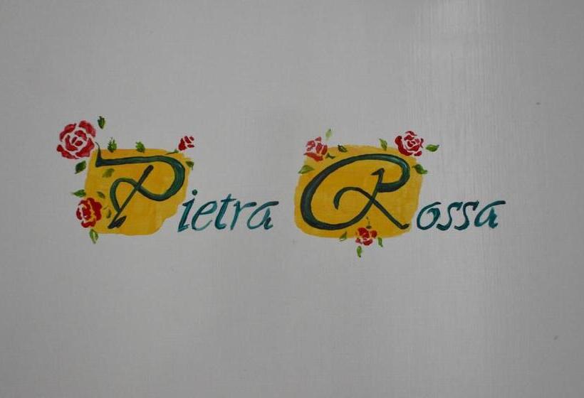 اتاق لوکس با چشم‌انداز شهر, Pietra Rossa
