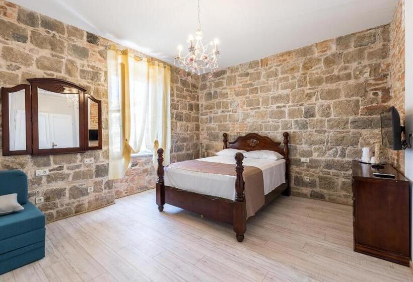 اتاق سوپریور, Pietra Rossa