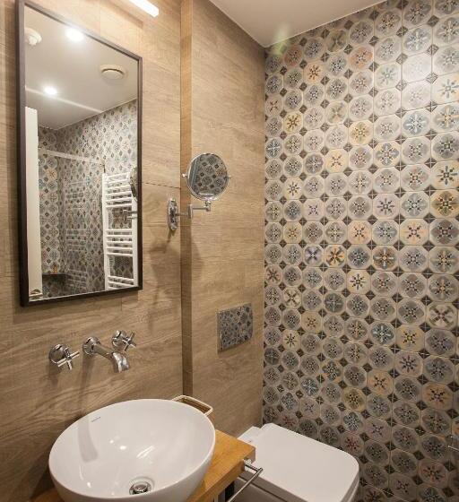 اتاق استاندارد با چشم‌انداز رودخانه, Solun S Riverside Rooms