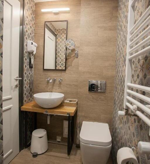 اتاق استاندارد با چشم‌انداز رودخانه, Solun S Riverside Rooms