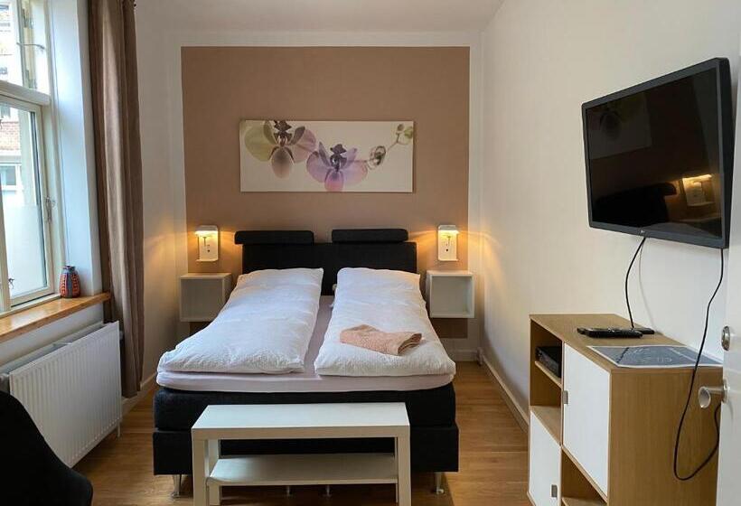 اتاق استاندارد با سرویس بهداشتی مشترک, Davaa's Bed & Breakfast