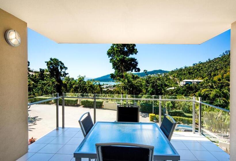 2 Bedroom Apartment with Views, Airlie Summit Apartments