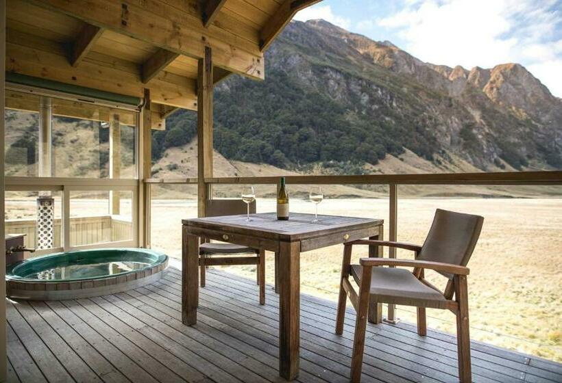 Deluxe Room Mountain View, Minaret Station Alpine Lodge