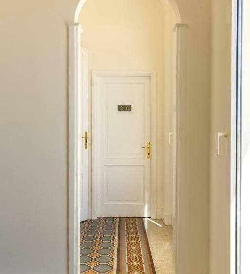 اتاق پریمیوم چهارنفره, Villa Moris