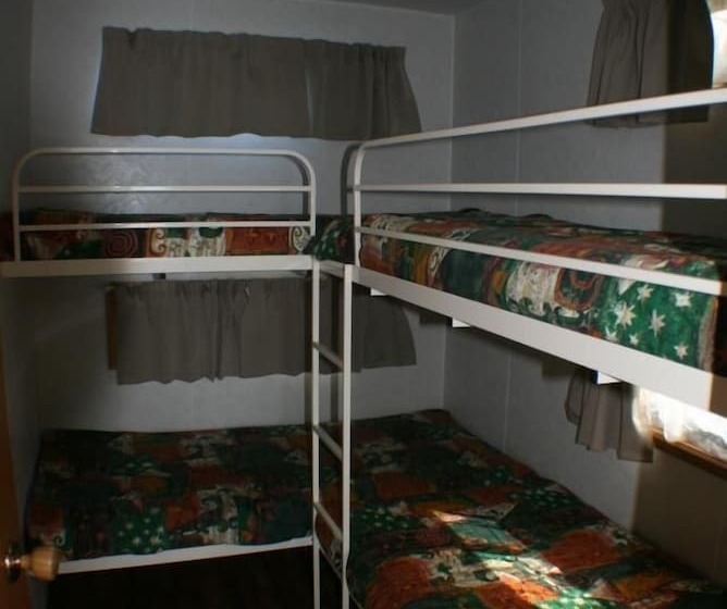 کابین, Sea Vu Caravan Park