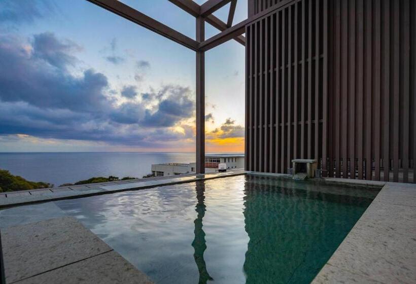 Deluxe Suite Sea View, Themana Village