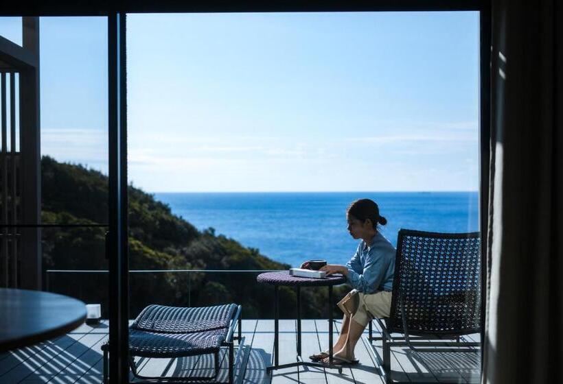 Deluxe Suite Sea View, Themana Village