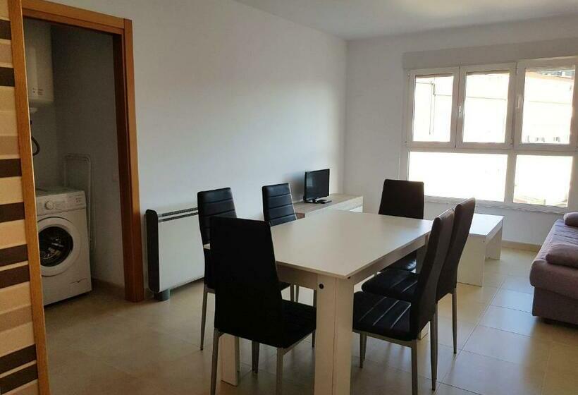آپارتمان 2 خوابه, Apartamentos Portosin 3000