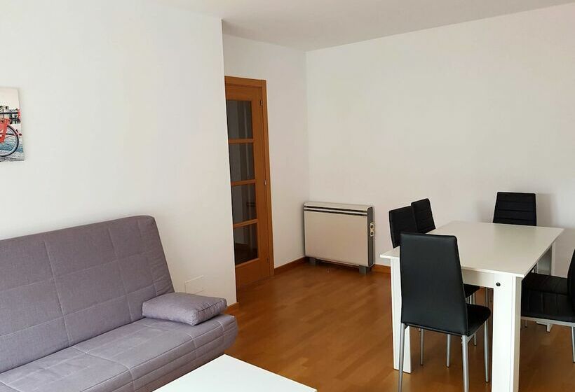 آپارتمان 2 خوابه, Apartamentos Portosin 3000