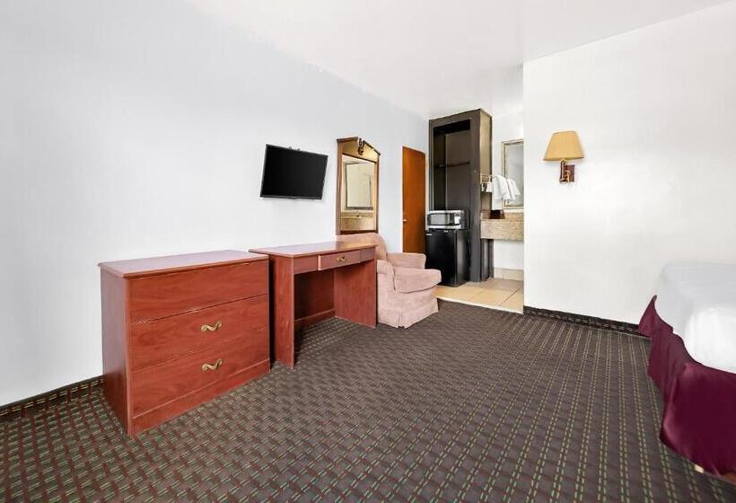 سوئیت با وان آب گرم, Capitol Inn And Suites