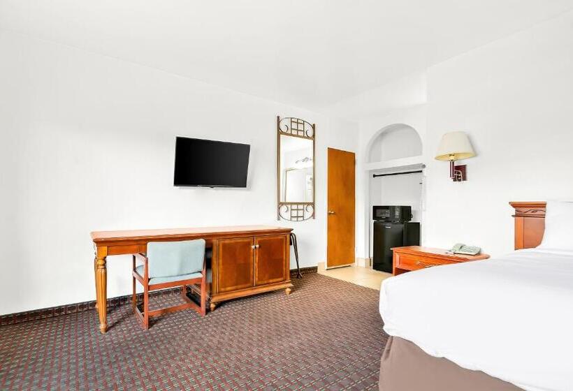 اتاق استاندارد با تخت بزرگ, Capitol Inn And Suites