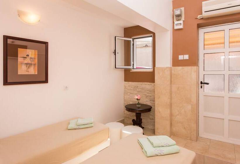 اتاق استاندارد, Guest House Cuk