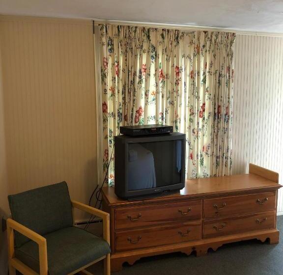 اتاق استاندارد چهار تخته, The Walpole Motel