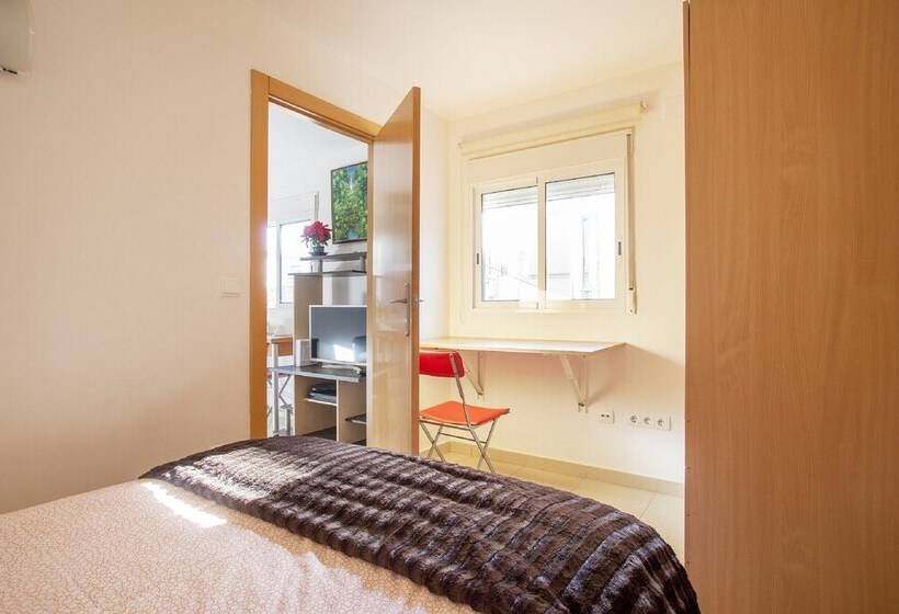 1 Bedroom Penthouse Apartment, Atico De Lujo Plaza Ayuntamiento Pet Friendly