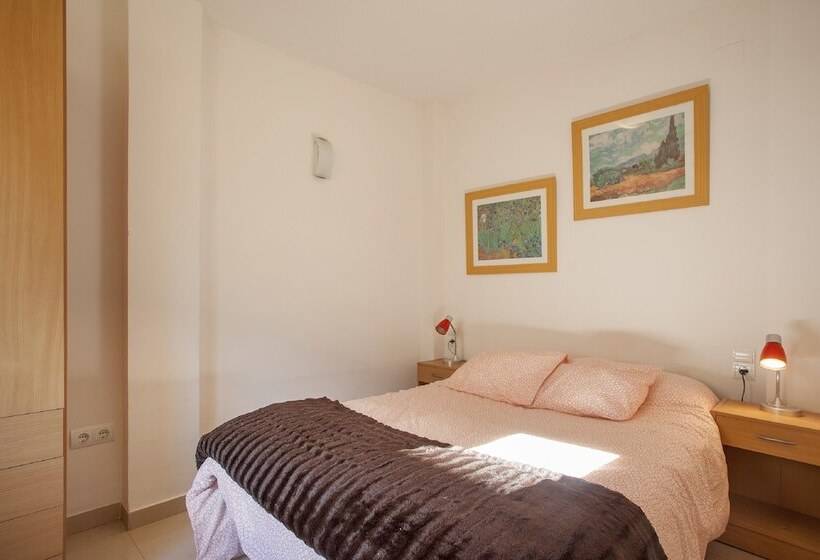 1 Bedroom Penthouse Apartment, Atico De Lujo Plaza Ayuntamiento Pet Friendly
