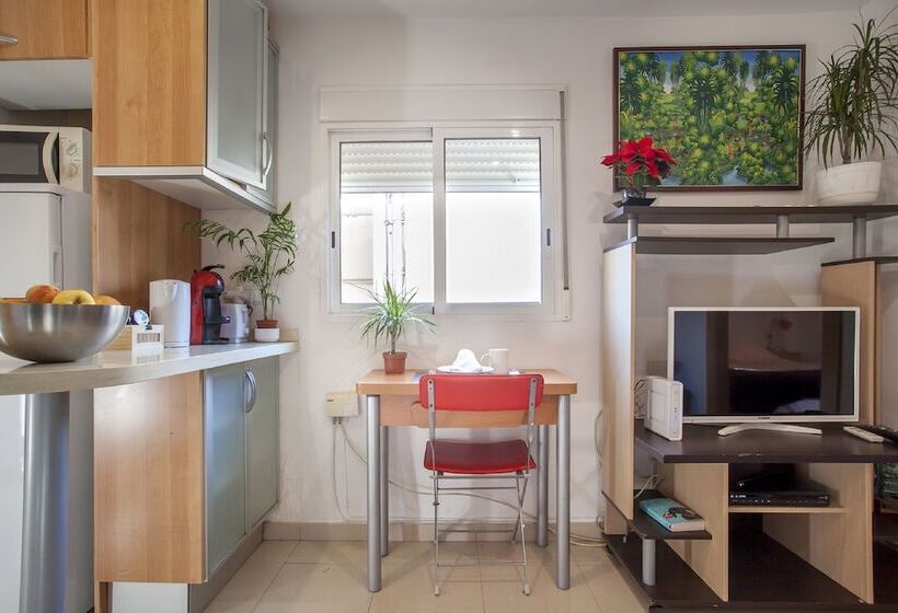 1 Bedroom Penthouse Apartment, Atico De Lujo Plaza Ayuntamiento Pet Friendly