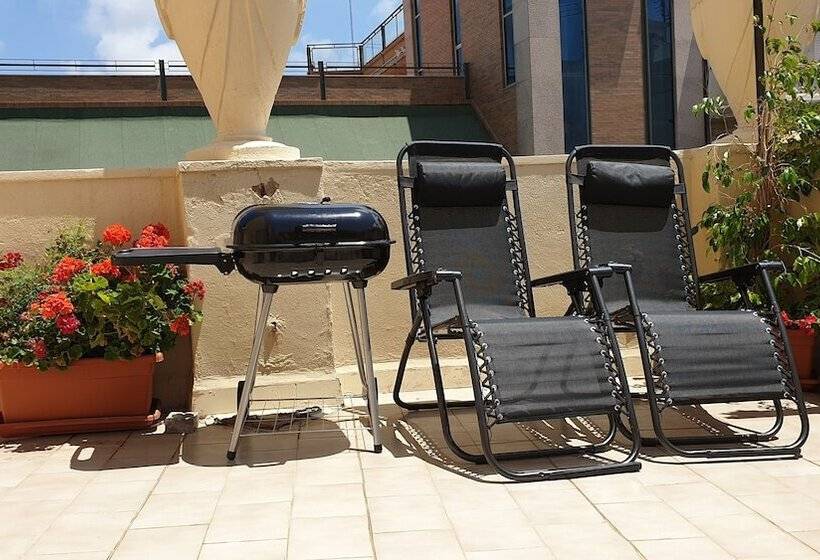 1 Bedroom Penthouse Apartment, Atico De Lujo Plaza Ayuntamiento Pet Friendly