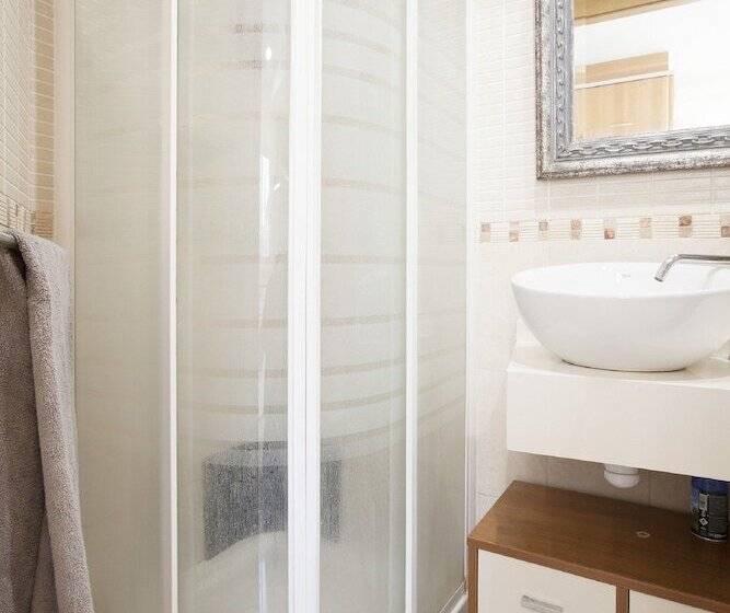 1 Bedroom Penthouse Apartment, Atico De Lujo Plaza Ayuntamiento Pet Friendly