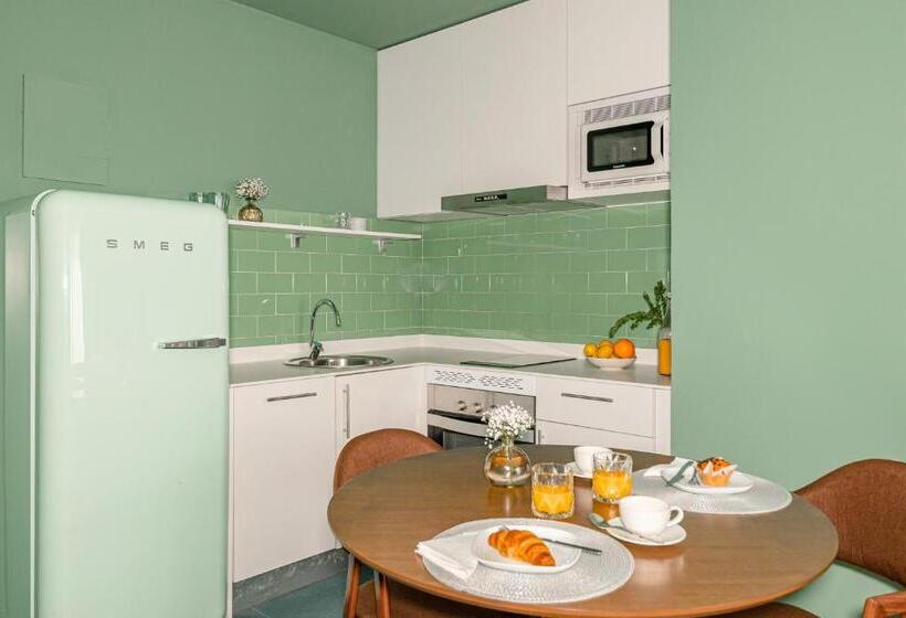 استودیوی استاندارد, Home Art Apartments Salamanca
