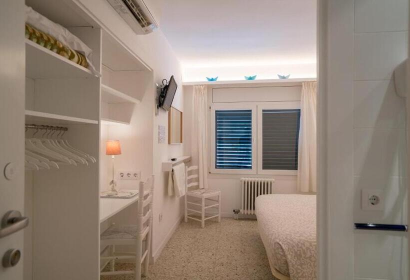 スタンダードルーム, Hostal Marina Cadaques