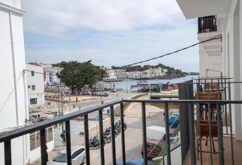 اتاق استاندارد با بالکن, Hostal Marina Cadaques