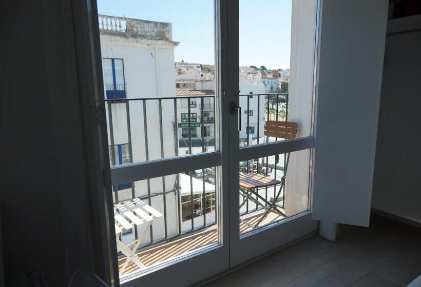 サイドオーシャンビュースタンダードルーム, Hostal Marina Cadaques