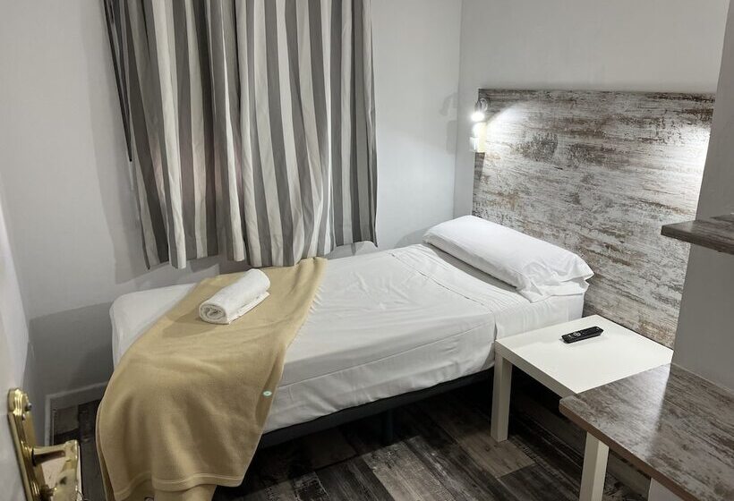 اتاق استاندارد یک تخته با سرویس بهداشتی مشترک, Casa De Huéspedes Almansa
