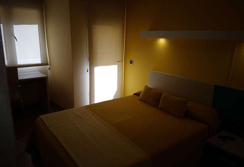 Standard Single Room, Hostal Dona Juana