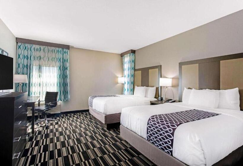 اتاق استاندارد با تخت دو نفره بزرگ برای معلولان, La Quinta Inn & Suites By Wyndham Sweetwater East