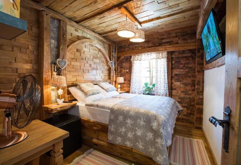 اتاق استاندارد, Old Bled House