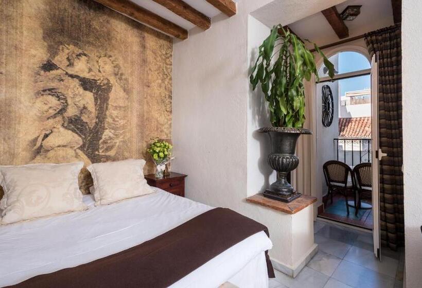 اتاق استاندارد, The Town House  Adults Only