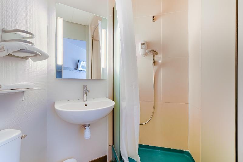 اتاق استاندارد چهار تخته, B&b Hotel Aix En Provence Pont De L Arc