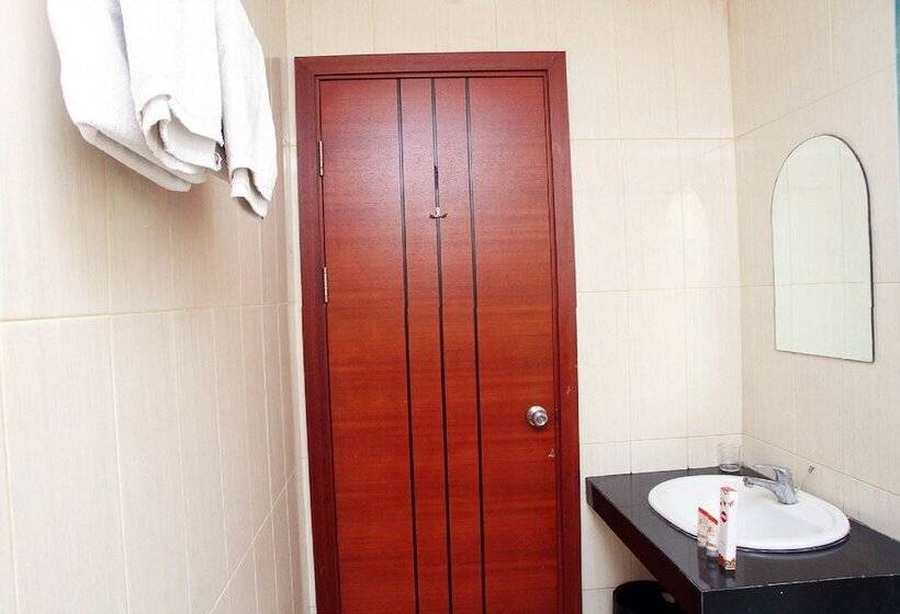 سوییت لوکس, Reddoorz At Hotel Gajah Mada Palu