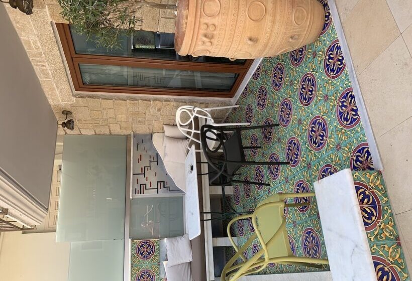 سوییت, Leda Suites