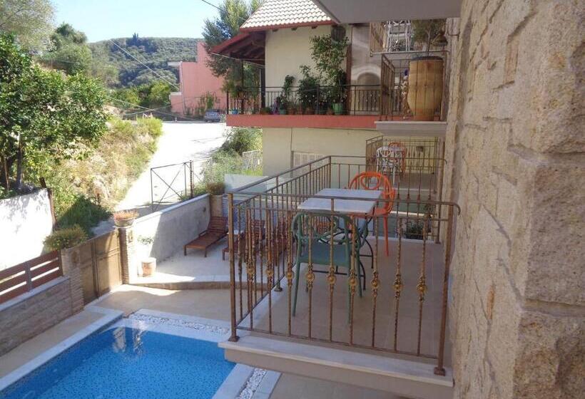 سوئیت با تخت بزرگ, Leda Suites