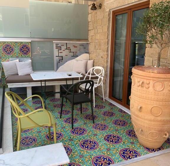 سوییت, Leda Suites