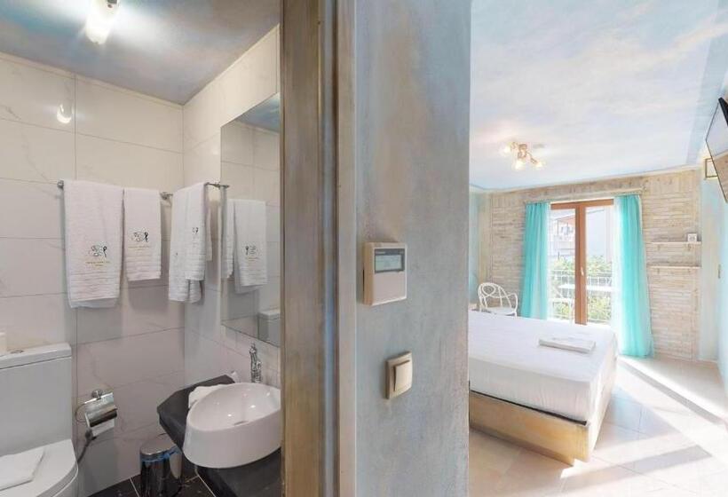 سوییت با چشم‌انداز باغ, Leda Suites