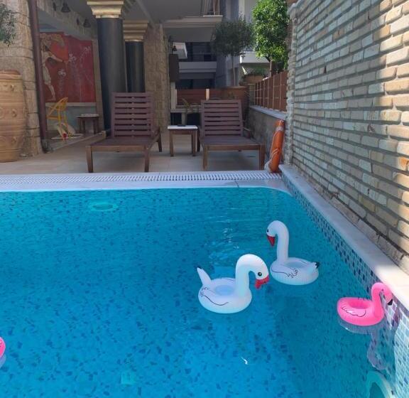 سوییت, Leda Suites