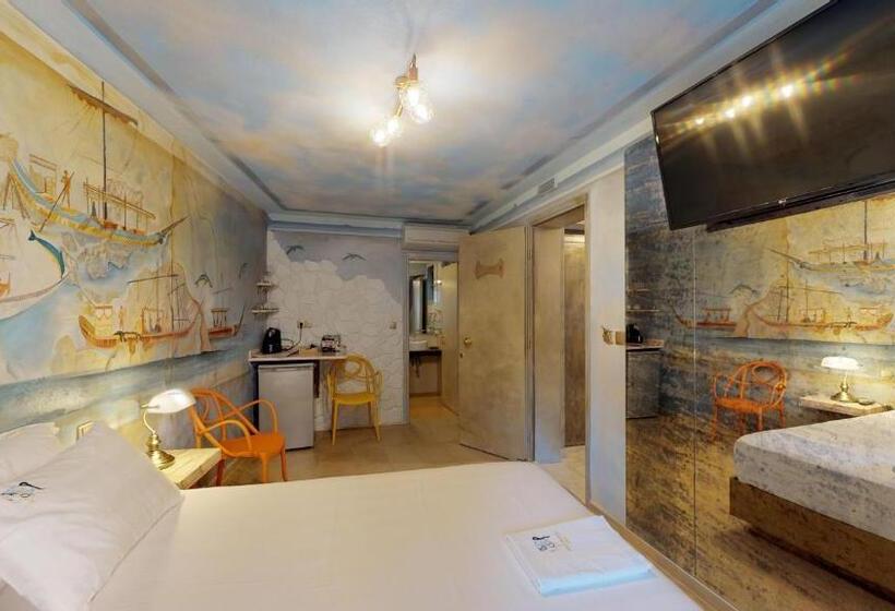 سوییت با چشم‌انداز باغ, Leda Suites