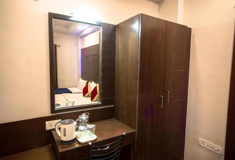اتاق استاندارد سه نفره, Orion Residency