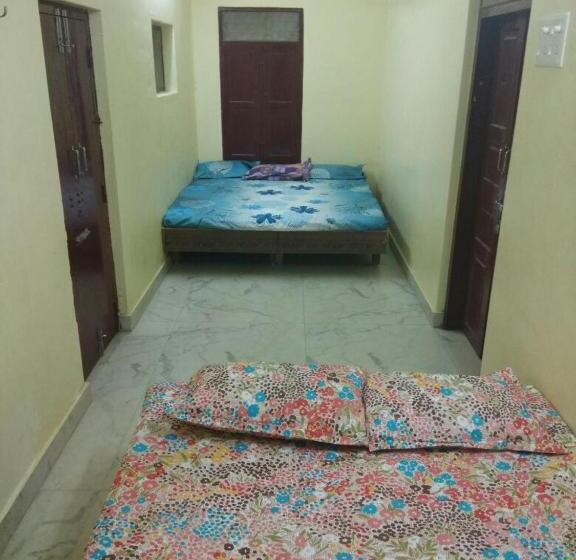 اتاق سوپریور خانوادگی, Raghavi Tourist Home