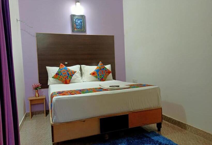 اتاق استاندارد یک نفره, Yash Residency Near Assi Ghat